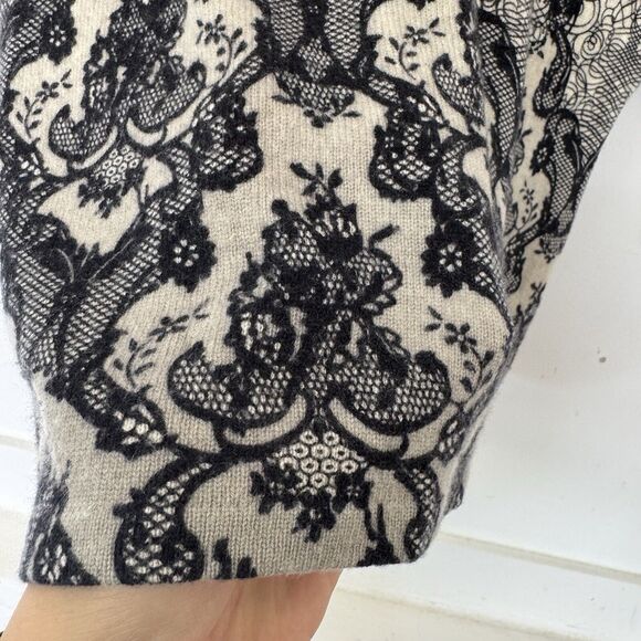 Neiman Marcus Cashmere Collection Luxury Pullover Sweater Lace Print V Neck Lrg. - Picture 6 of 13